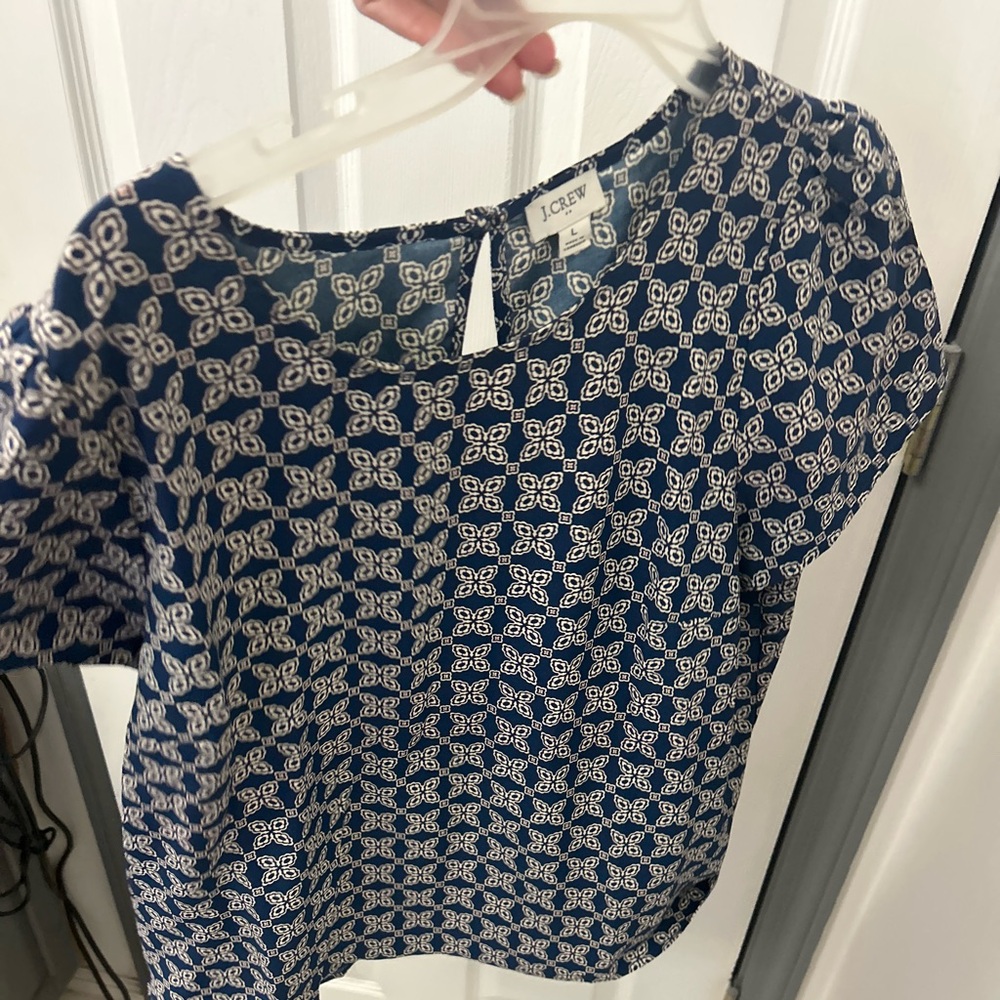 NWOT J CREW print short sleeve blouse.